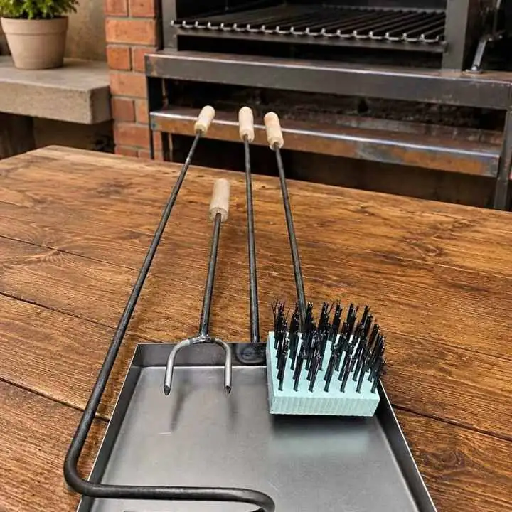 Kit parrillero por 4 piezas