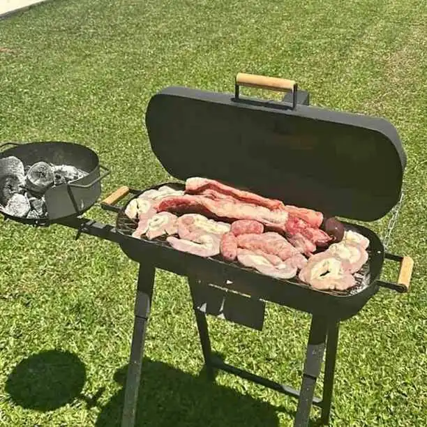 Parrilla balconero con patas y foguerito desmontables