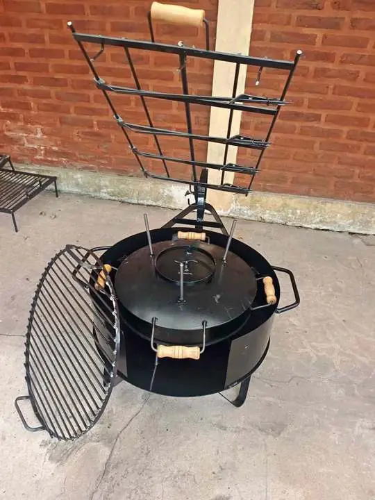 Asador con fogonero + parrilla + disco con tapa de 44