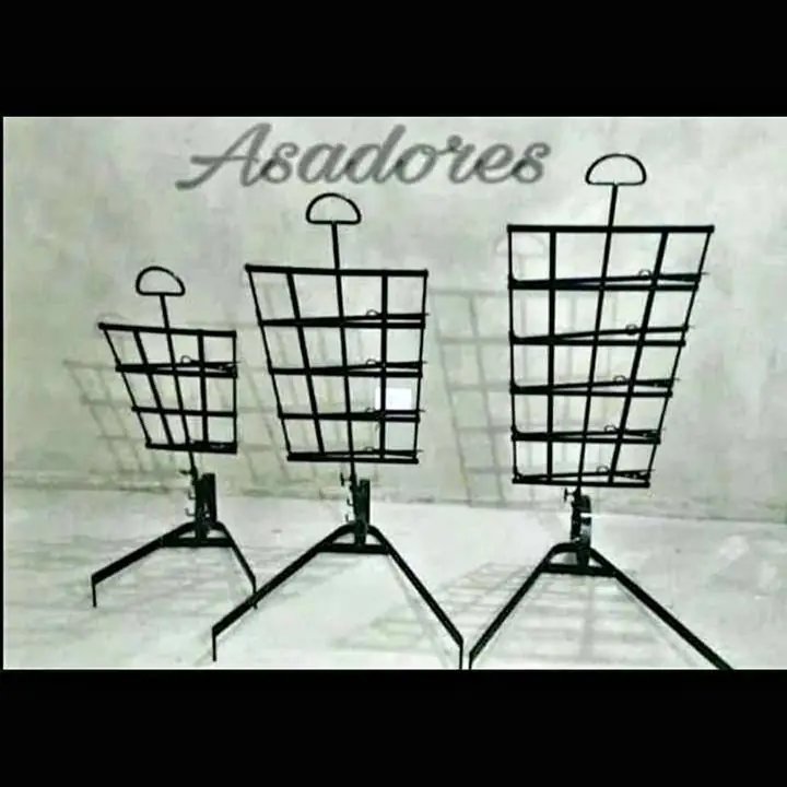 Asadores en 3 tamaños diferencia