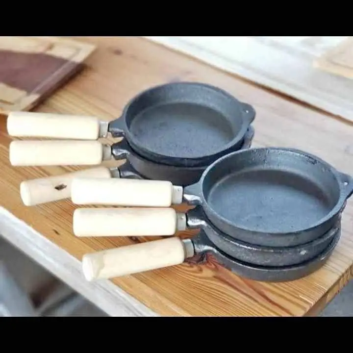 Provoleteras de fundición con agarre de madera