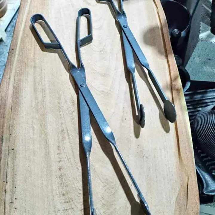 Pinza tijera para brasas