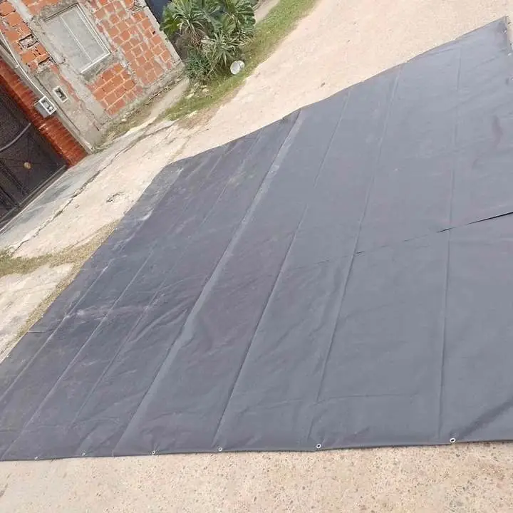 Lonas impermeables con ojales