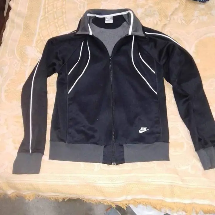 De mujer talle s para m vendo 10mil o cambio por chaleco para hombre en talle L o campera