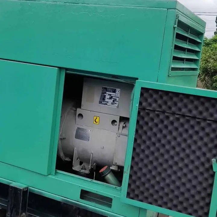Grupo electrógeno 50 kva Iveco trifasico diésel cabinado con trailler