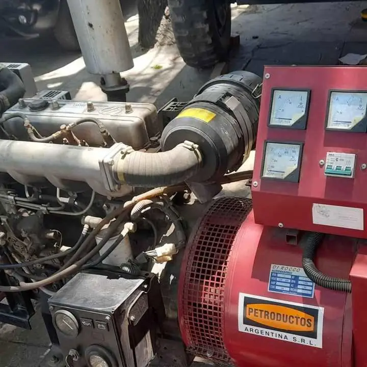 Grupo electrógeno 22 kva trifasico diésel Motor Brasilero, Generador Nacional (590 horas de uso)