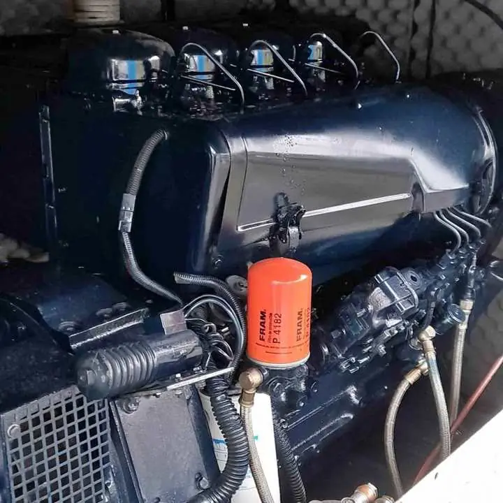 Generador deuzt 40 kva trifasico diésel cabinado
