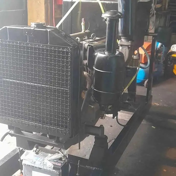 Grupo electrógeno 40 kva mwm trifasico diésel, como en la foto