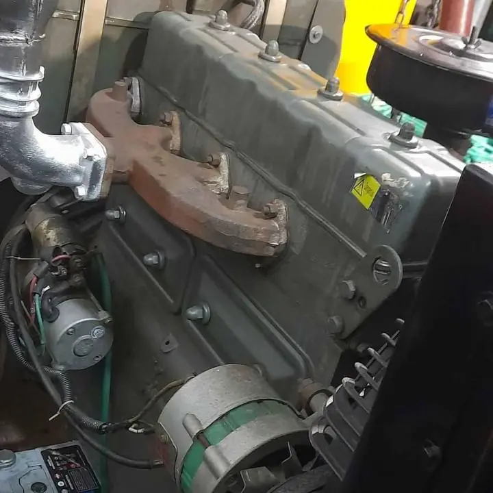 Grupo electrógeno 30 kva trifasico diésel, como en la foto