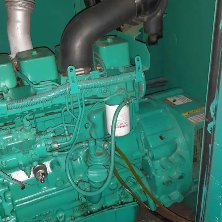 Grupo electrógeno 40 kva Cummins onan Americano cabinado