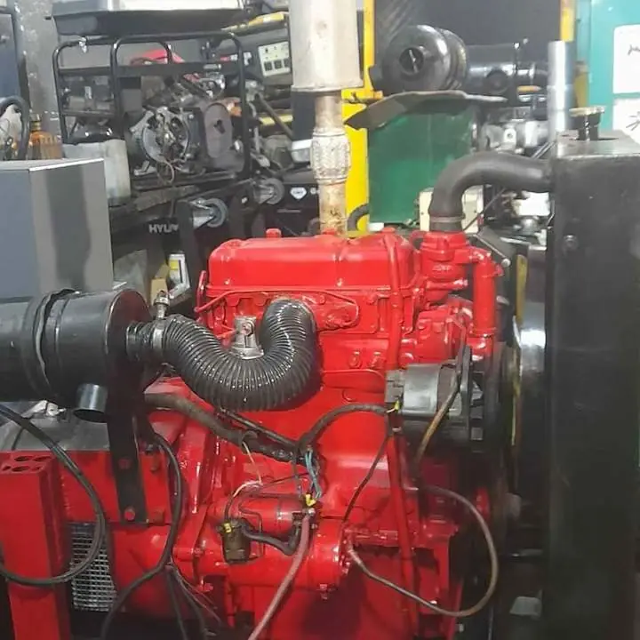 Grupo electrógeno 20 kva perkins trifasico diésel, como en la foto