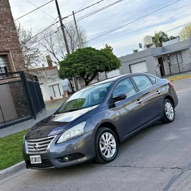 Nissan sentra. 2015