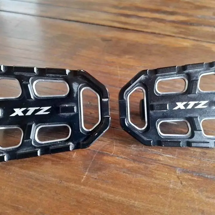 Pedales off road - daytona - xtz Yamaha aluminio- nuevos ! super calidad!