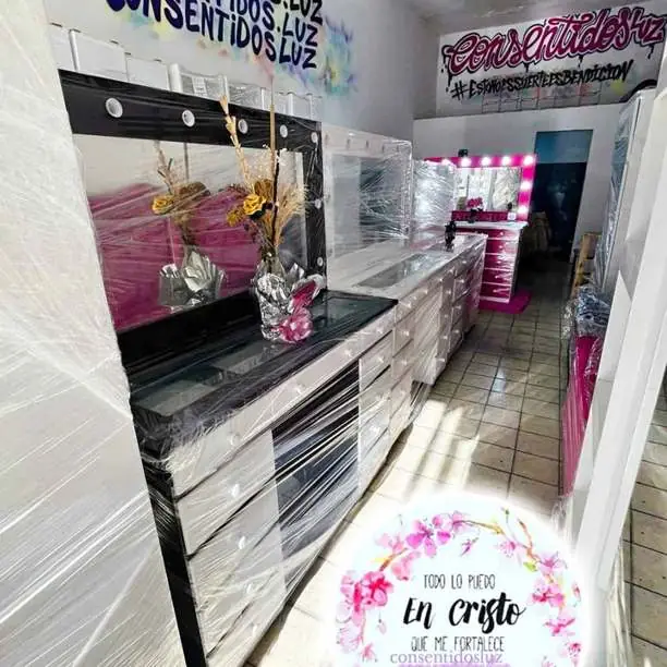 Máquillador Hollywood de 1,60 x 1,20 en stock Solo 245.000$ con torres 345.000$