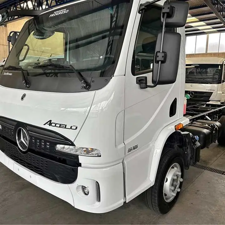 M . Benz Accelo 916 O km