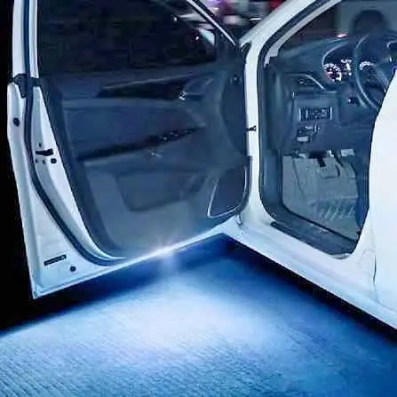 Ultima unidad luz LED anticolicion para puertas de auto X2