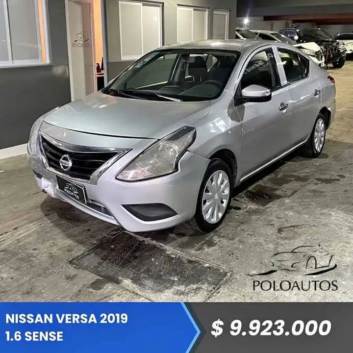 2019 Nissan versa 1.6 sense en marcha y andando chocado poloautos