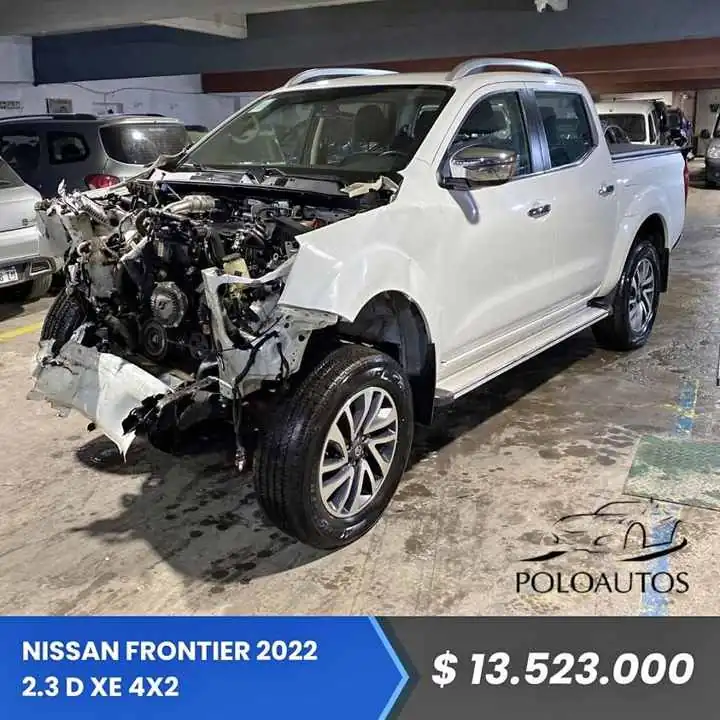 2022 Nissan Frontier 2.3 D Xe 4X2 en Marcha Chocada Poloautos