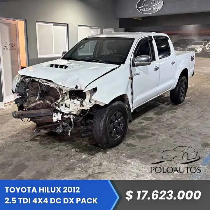 2012 Toyota Hilux 2.5 TDI 4X4 DC Dx Pack en Marcha y Andando Chocada Poloautos