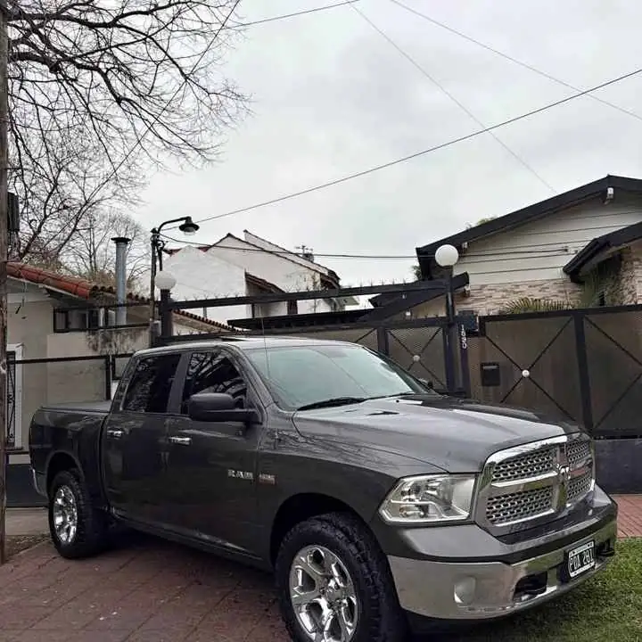 Dodge RAM 1500 Laramie 2014