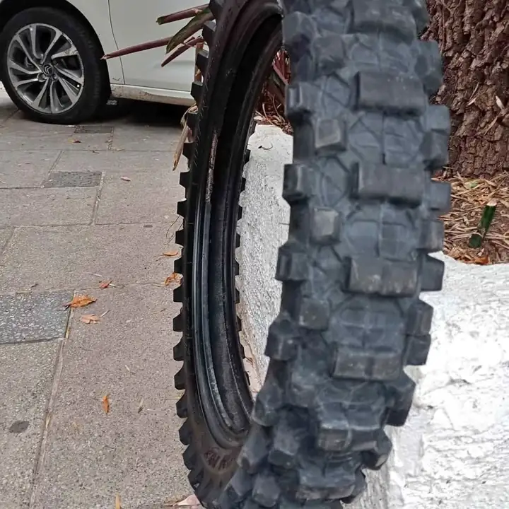 Cubierta PirelliScorpions con tacos cross 100 90 19