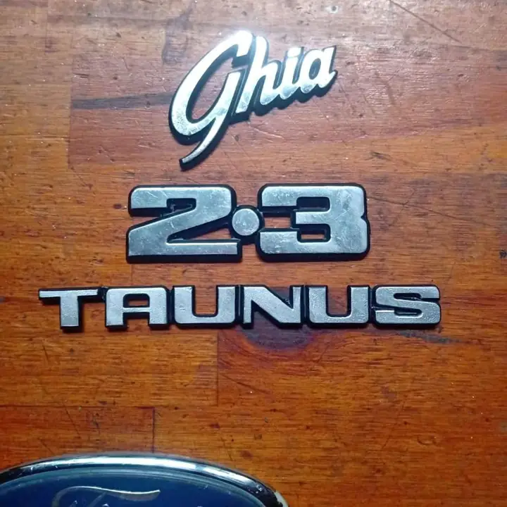 Ingsinias ford Taunus ghia. 2.3 ghia .de baúl metálicas original