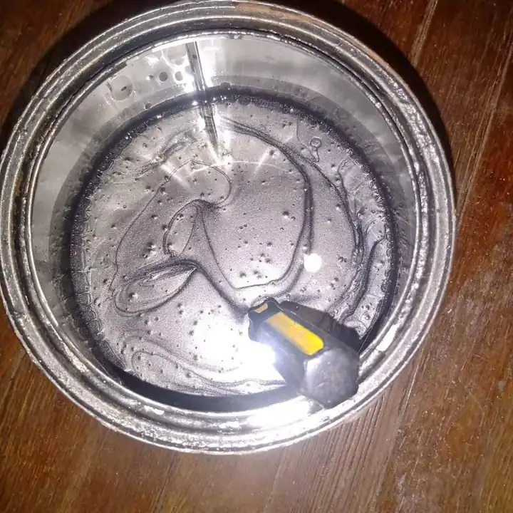 Pintura gris visón acrílica de Ford taunus ghia falta agregar un poco de tinher y serían 4litr