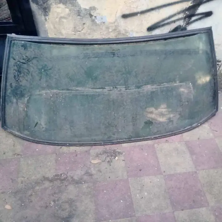 Parabrisas y luneta Ford Taunus 74 al 80 línea vieja .Caba devoto