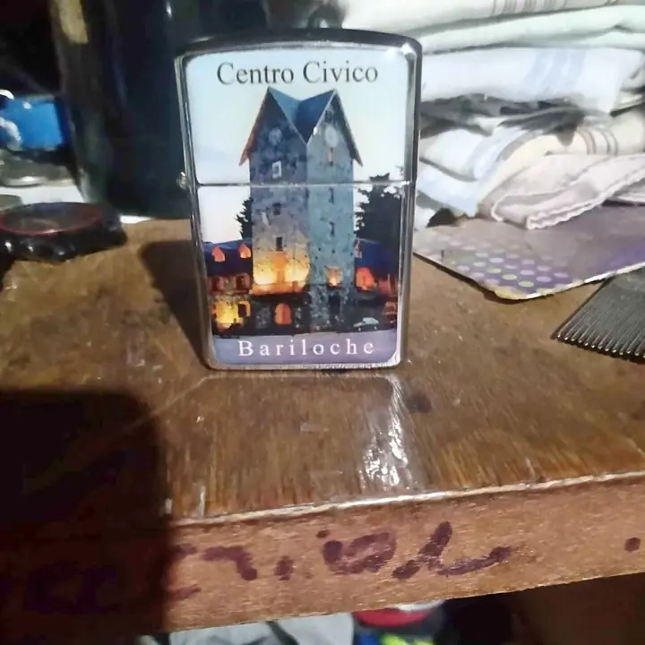 Encendedor tipo Zippo huozu
