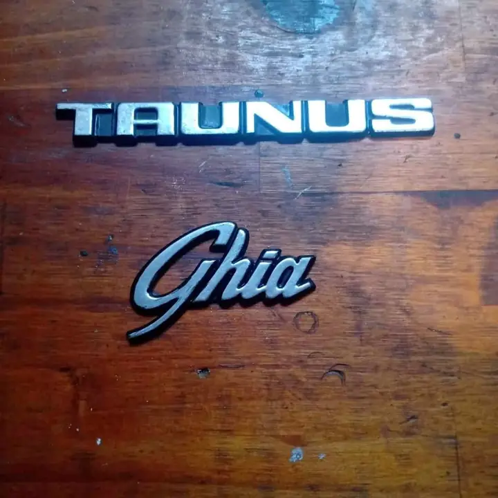 Ingsinias ford Taunus . tapa baúl de plástico