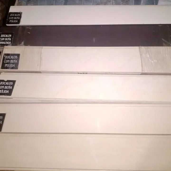 Zócalos de porcelanato 11y medio líquido