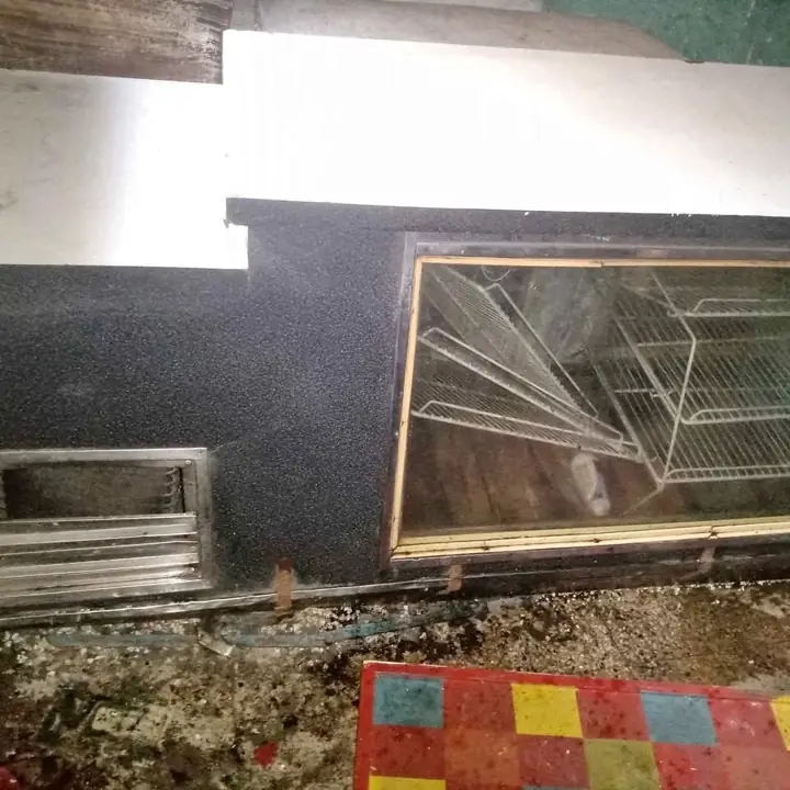 Heladeras mostrador 3 puertas de 3 mts y otra de 2 mts y 2 puertas acero