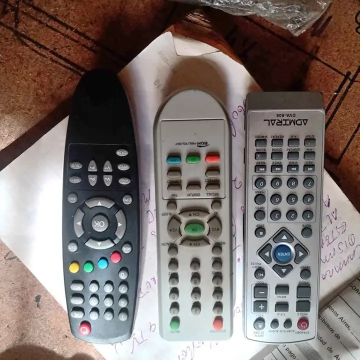 3 Controles remotos