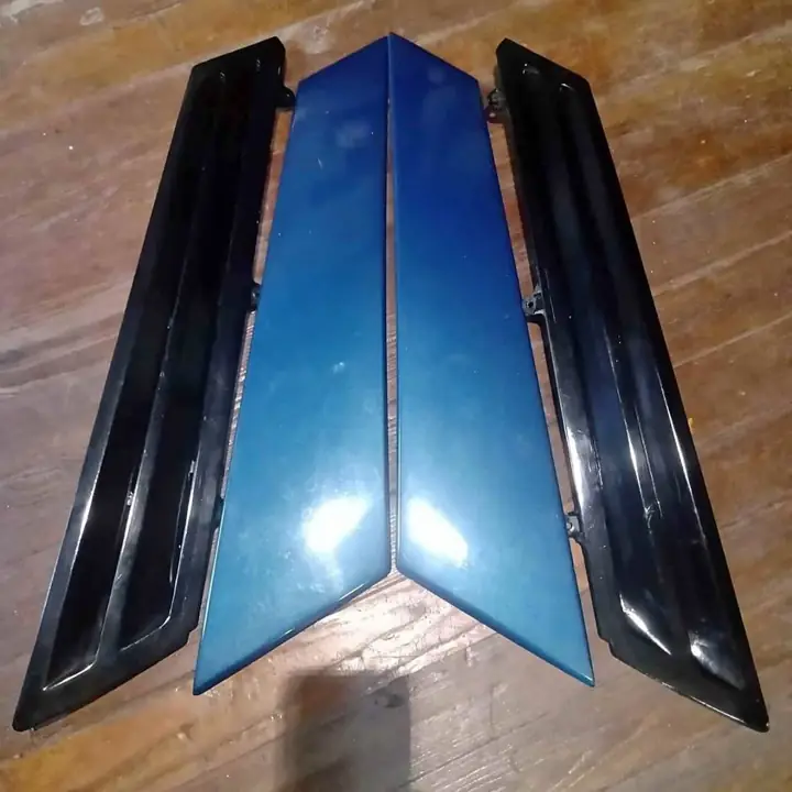 Molduras de parante trasero Ford Taunus ghia original