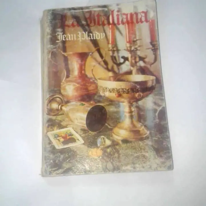 Libro la italiana