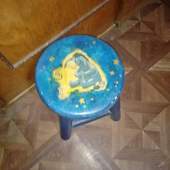 SET+banquito+infantil+baúl+y+dos+portabotellas+