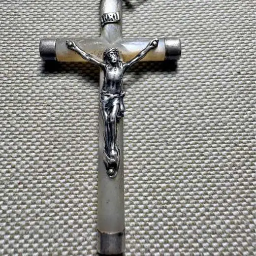 Cruz de plata y nacar antigua