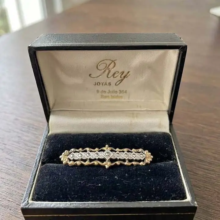 Hermoso prendedor art deco de plata