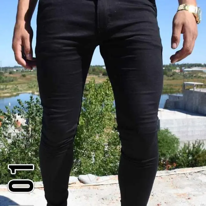 Venta por mayor y menor en jeans lisos con roturas y corte chino a solo 1300 mas de 30 modelos
