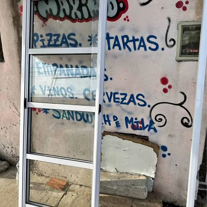 Vendo Ventana Balcón Económica – Lista para Instalar
