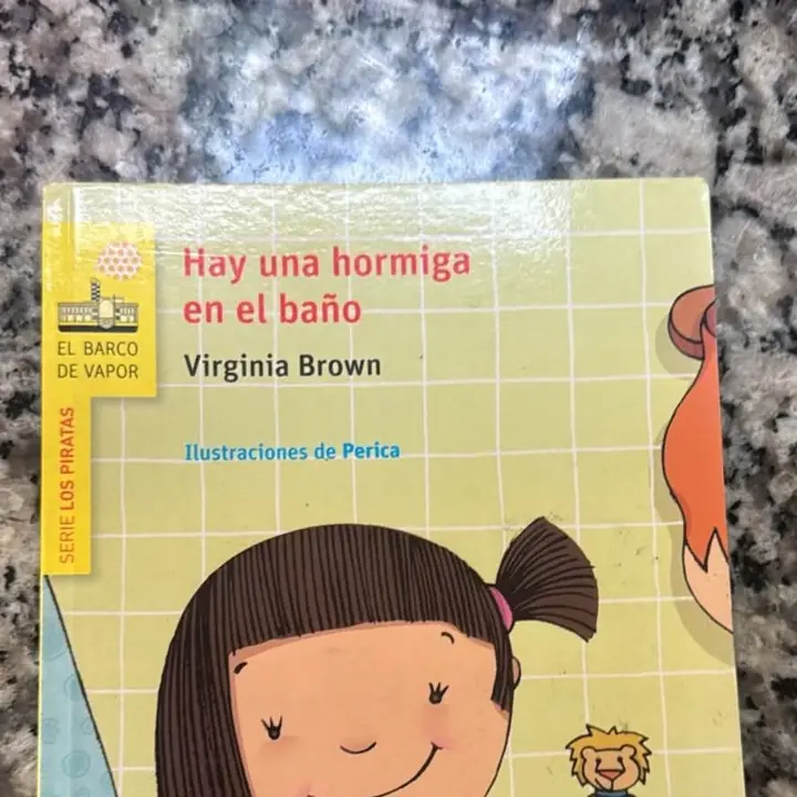 Hay una hormiga en el baño