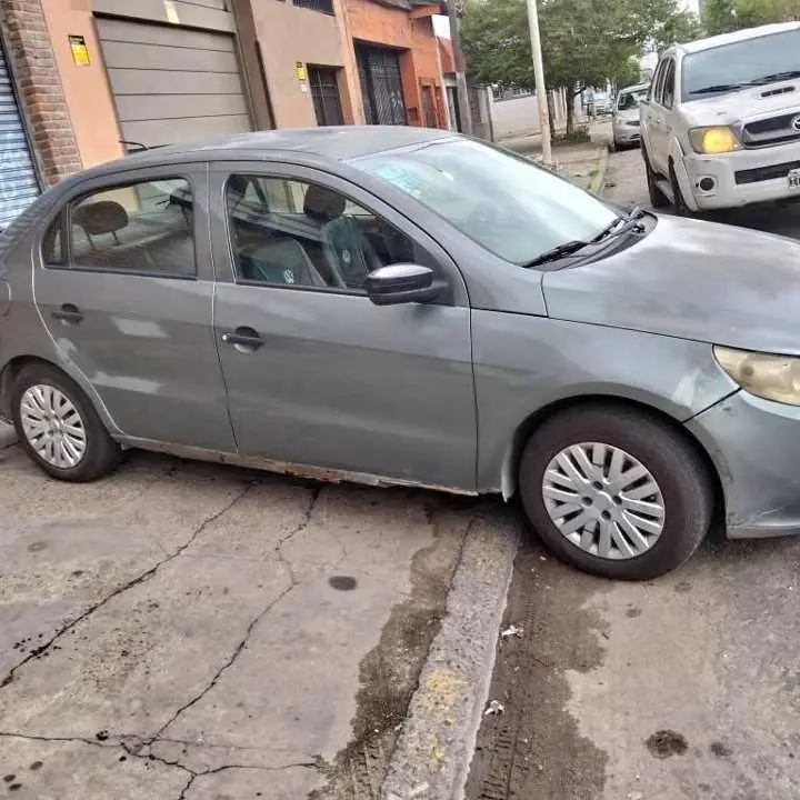 Volkswagen voyage 2011 gnc picado los zócalo listo transferir $ 4.900.000 tel