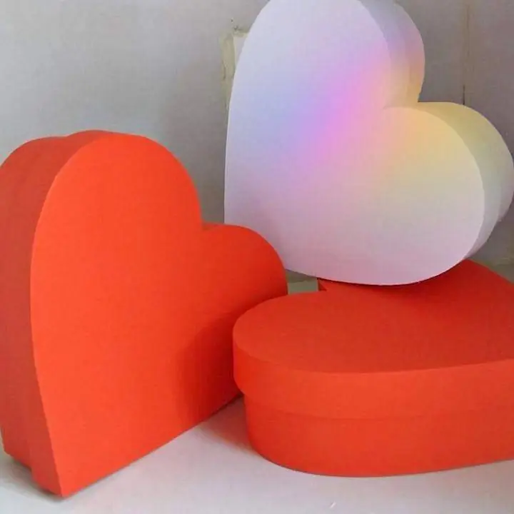 Cajas y bandejas de corazones