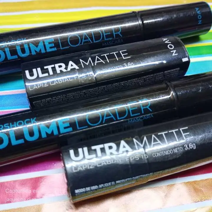 Rimel + labial red supreme avon