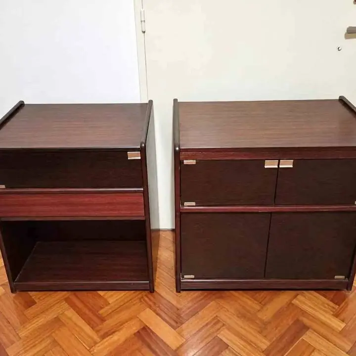 Mesas para TV de madera maciza – 2 disponibles 70 c/u se venden juntas o separadas