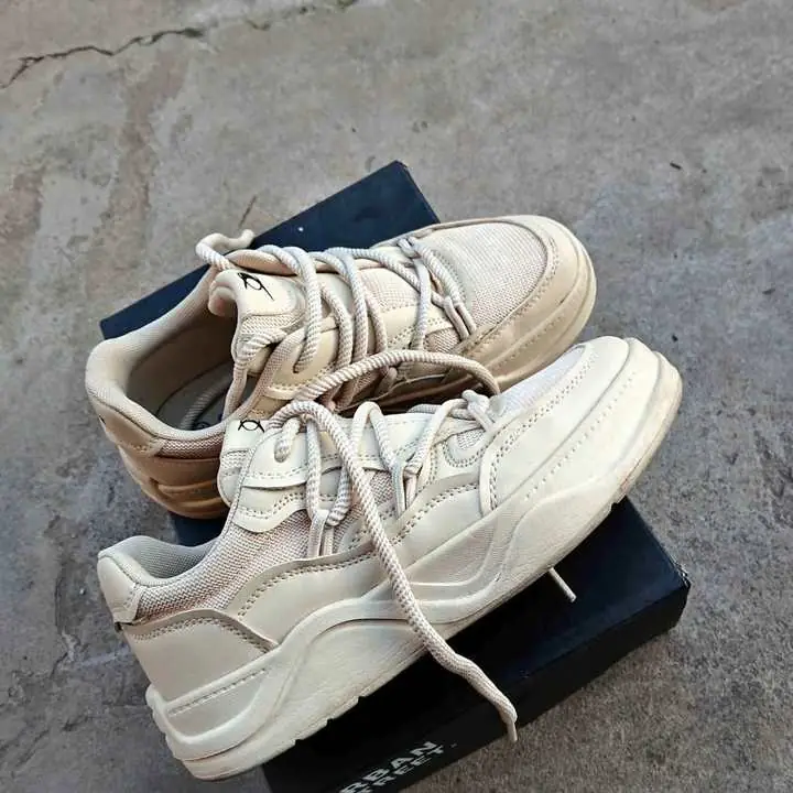 Zapatillas beige urban