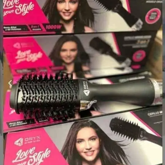Secador de pelo, alisador, cepillo