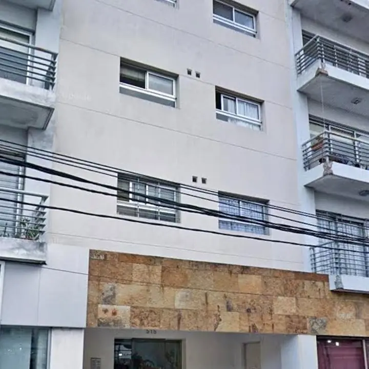 Alquiler – excelente departamento de 2 ambientes con balcones – súper luminoso