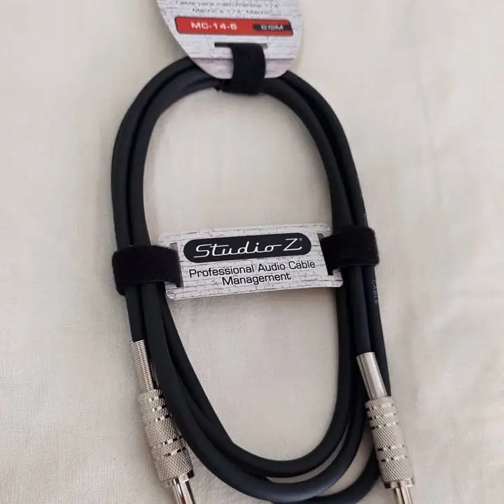 Cable para guitarra bajo - plug a plug de 1.8mts - Studio Z - excelente calidad - c/ ficha cromada