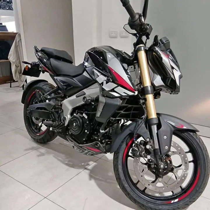 !MOTO! Rousser NS400